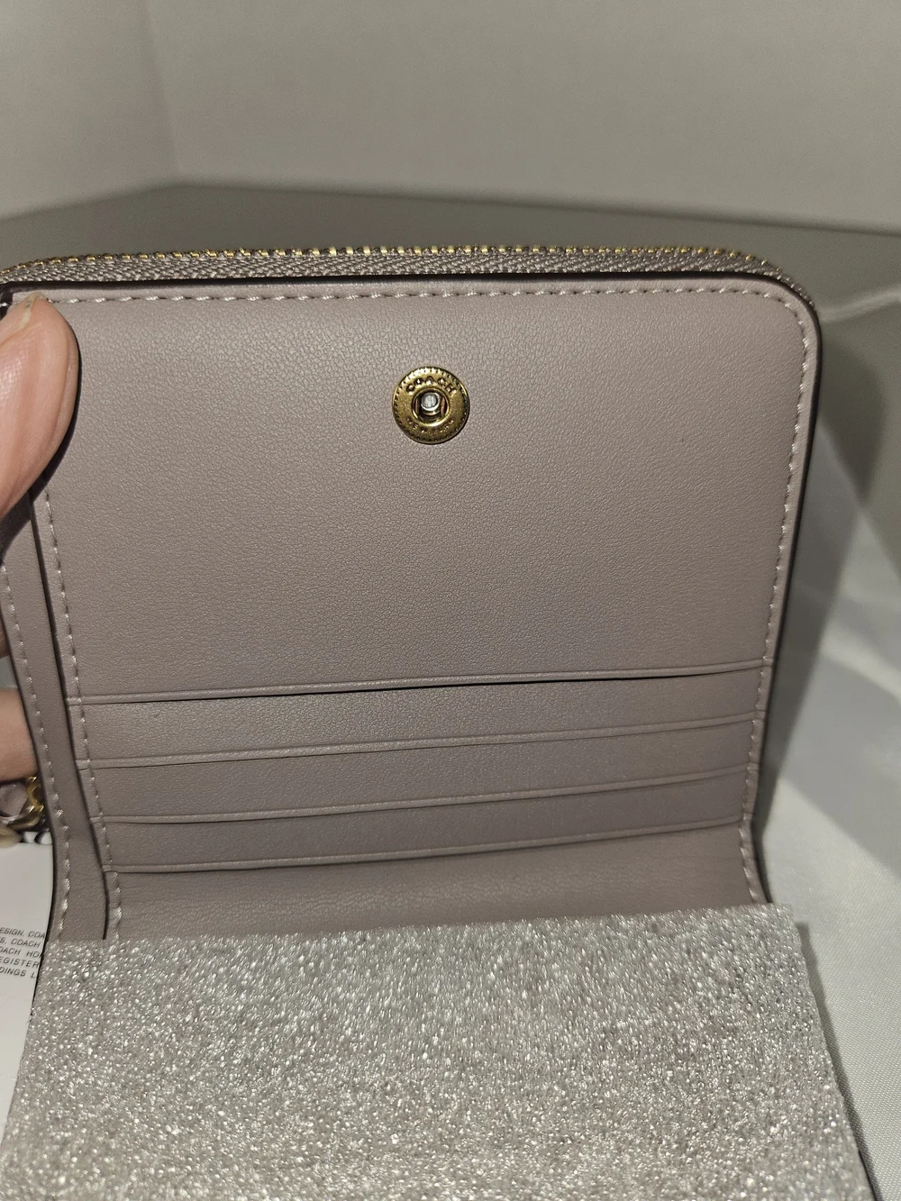 NWT Coach New York Bifold Zip Wallet in Mauve & Dust Bag